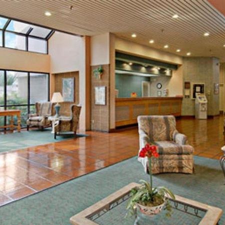 Ramada Columbia/Fort Jackson Area מראה פנימי תמונה
